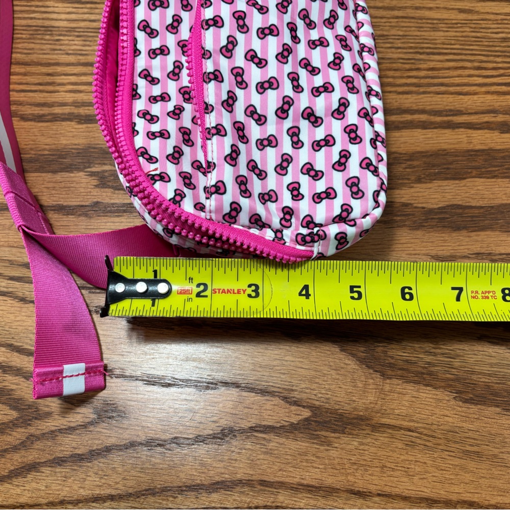 HELLO KITTY Pink Bow Pattern Waist Belt Bag Fanny Pack Pockets NWOT - Picture 8 of 8